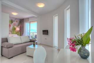 Гостевой дом Guest House Pržno Bay Свети-Стефан Номер-студио с балконом и видом на море-2