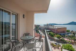 Гостевой дом Guest House Pržno Bay Свети-Стефан Семейный номер Делюкс-5